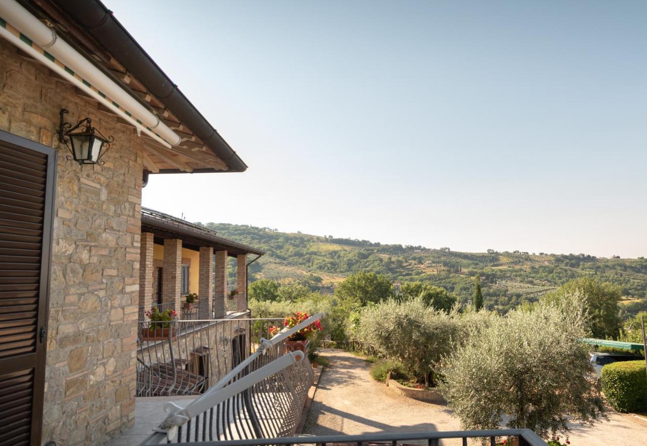 Agriturismo La Rocca Assisi Villa Petrignano Buitenkant foto