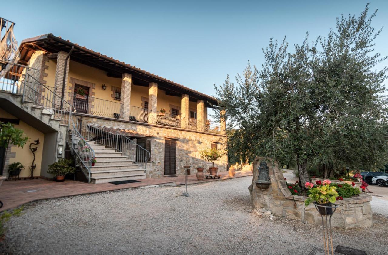 Agriturismo La Rocca Assisi Villa Petrignano Buitenkant foto